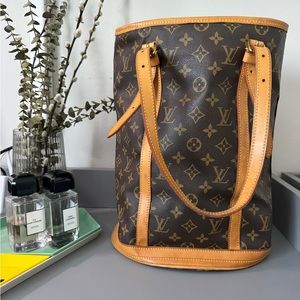 Vintage Louis Vuitton monogram bucket GM